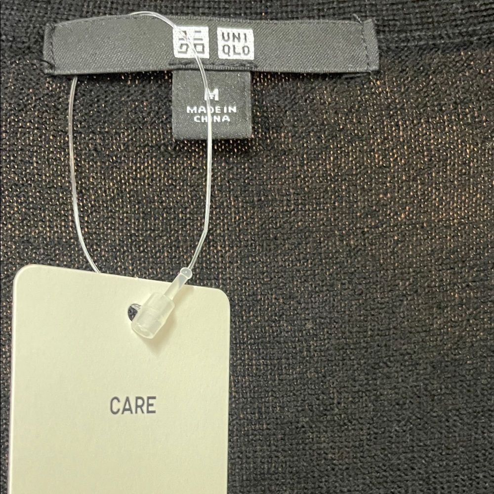 Uniqlo Black Women's Cardigan Sweater - Picture 4 of 6